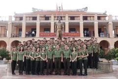 Sinh viên Trường Đại học An ninh nhân dân đi thực tế tại Bảo tàng Hồ Chí Minh (Bến Nhà rồng)
