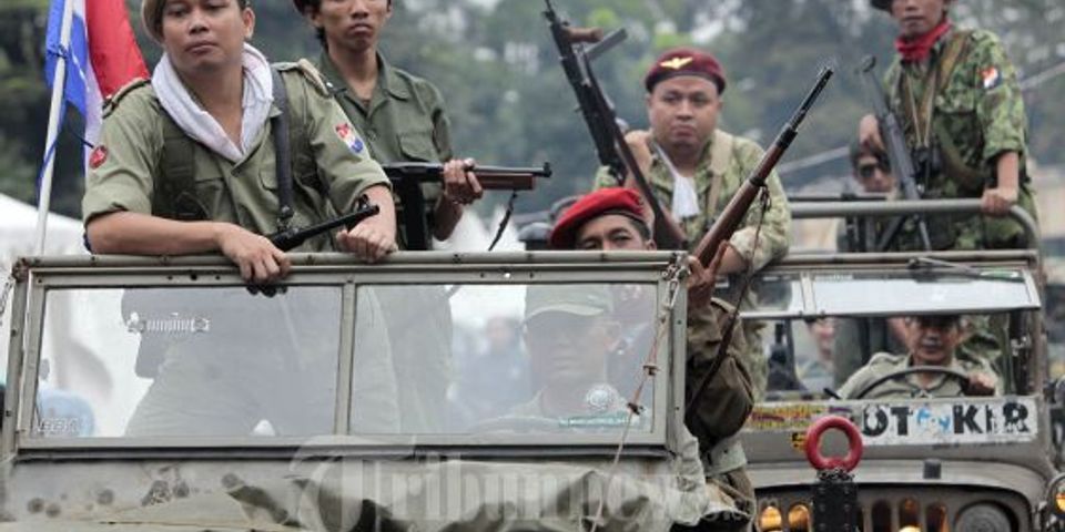 Sebutkan 4 contoh perjuangan secara fisik dalam mempertahankan kemerdekaan indonesia