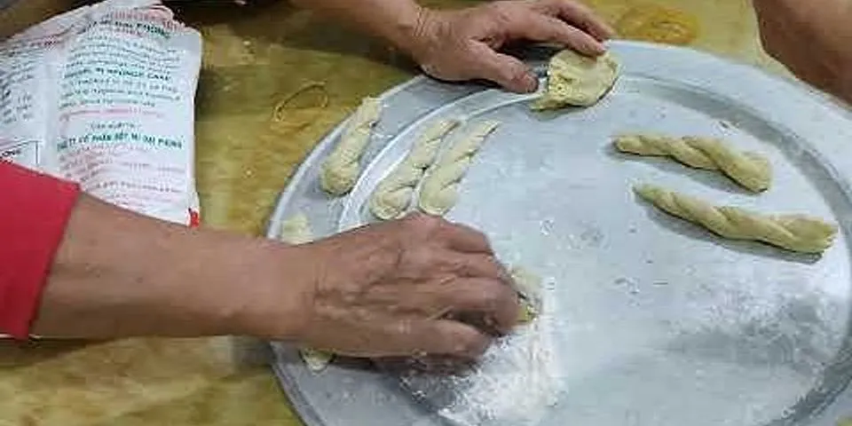 Cách làm bánh cháo quẩy
