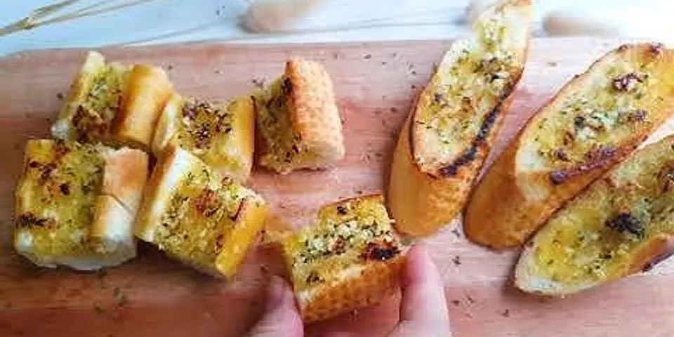 Cách làm bánh mì tại nhà bằng chảo