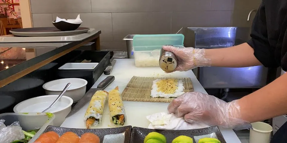 Cách làm cơm cuộn Sashimi
