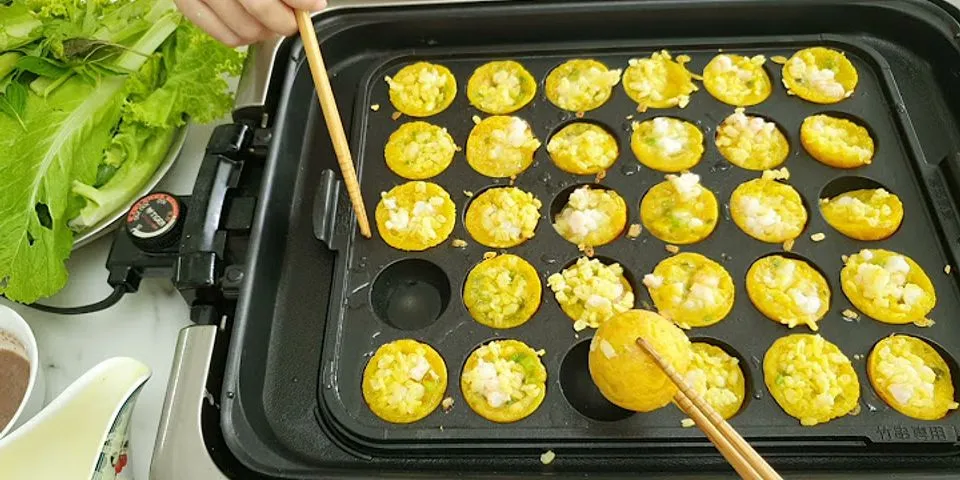 Cách làm Takoyaki bằng khuôn bánh khọt