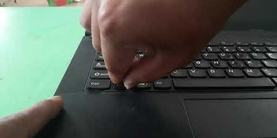 Cách tháo bàn phím laptop Dell để vệ sinh