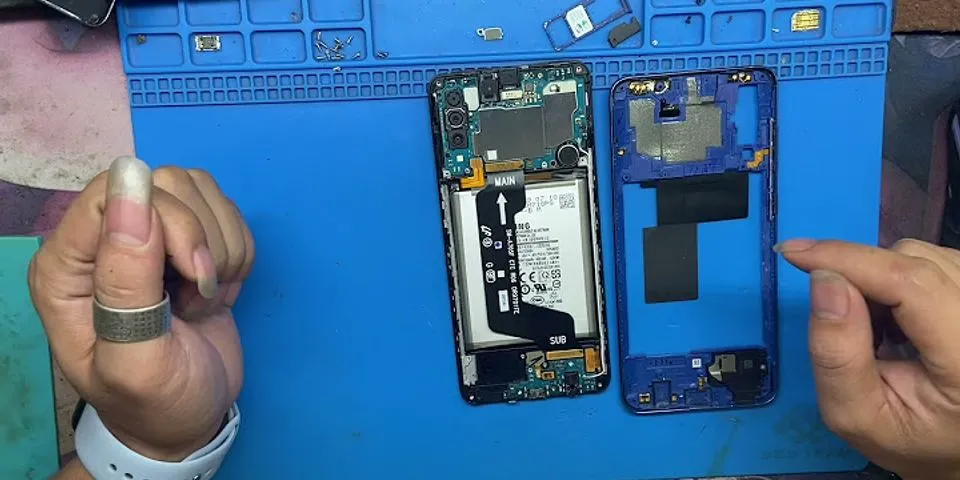 Cách tháo pin điện thoại Samsung A70