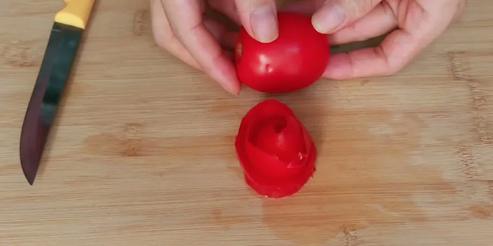 Cách tỉa cà chua thành hoa hồng