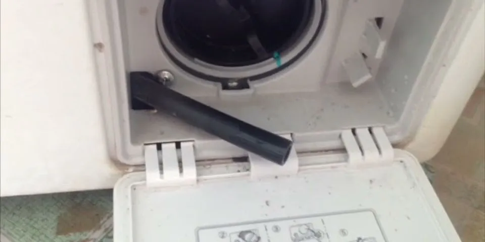 Cách vệ sinh ống xả máy giặt Samsung