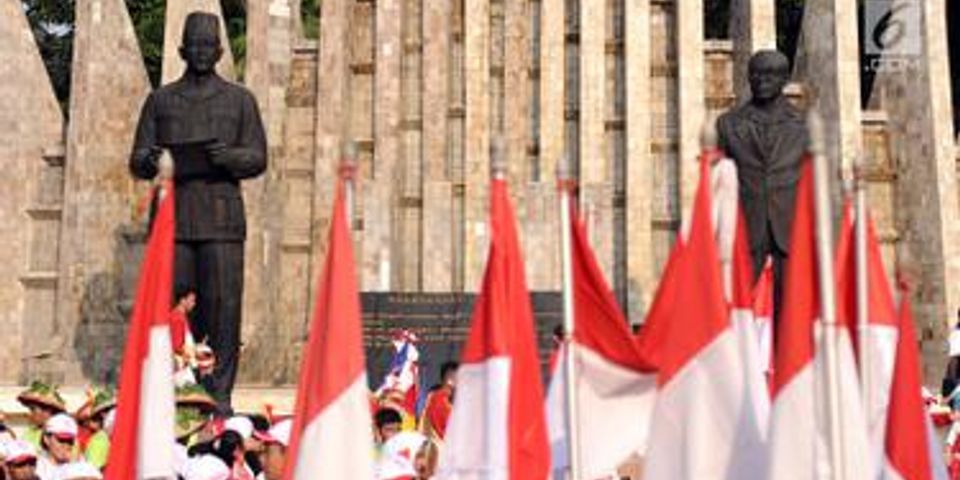 Top 9 mengapa bangsa indonesia berjuang dengan segala cara untuk merebut kemerdekaan yang telah diraih oleh bangsa asing? 2022