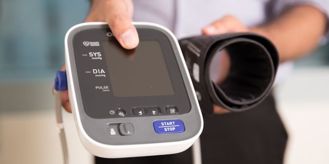 Pada saat kita melakukan pengukuran tekanan darah dengan menggunakan tensimeter, maka berlaku hukum 